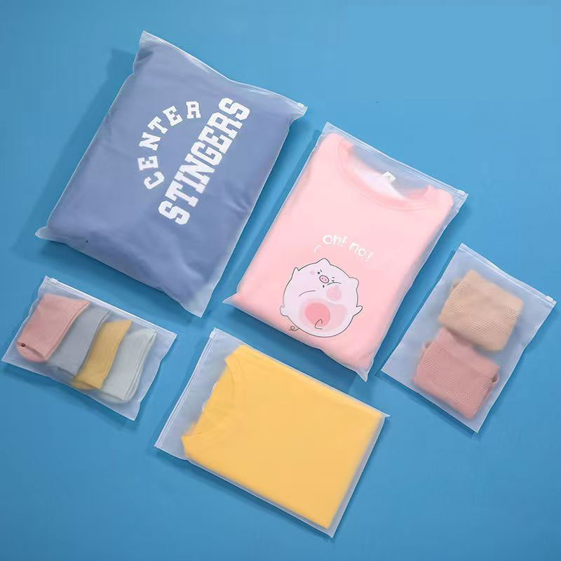 Wholesale transparent zipper bags for clothing, frosted eva plastic, thickened storage bags for travel socks and clothes Application Scenario
