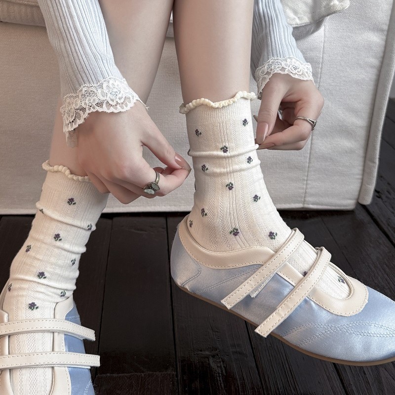 Sock stall, one-piece consignment service, small floral socks, women's mid-calf socks, spring and summer versatile, fresh and delicate lace artistic style, postpartum socks, thin summer long socks, one-piece consignment service Specification image