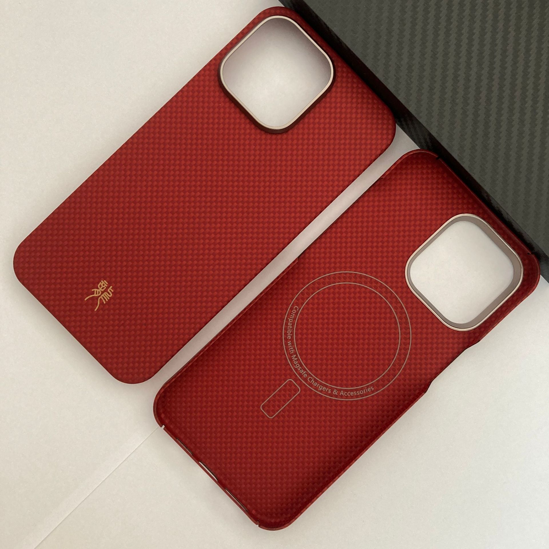 Kevlar China Red is suitable for Apple 15Pro/15Pro X Kevlar aramid fiber material phones
