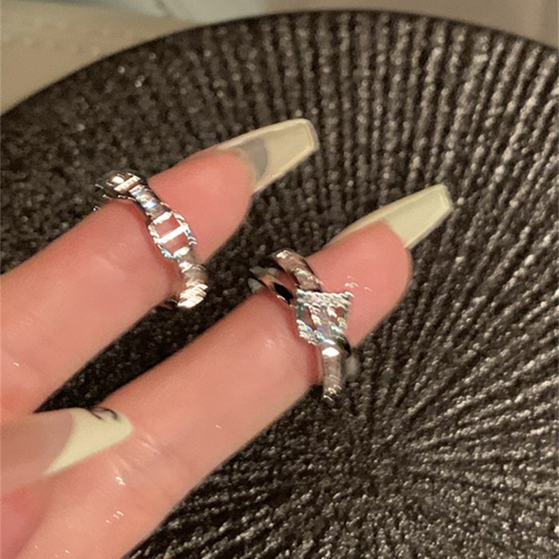 Kimoj's New D-Letter Ring For Women Is Niche, Fashionable And Unique. It Has An Adjustable Opening Index Finger Ring With A Cold Style And A Light Luxury Layering Set For Women details Picture