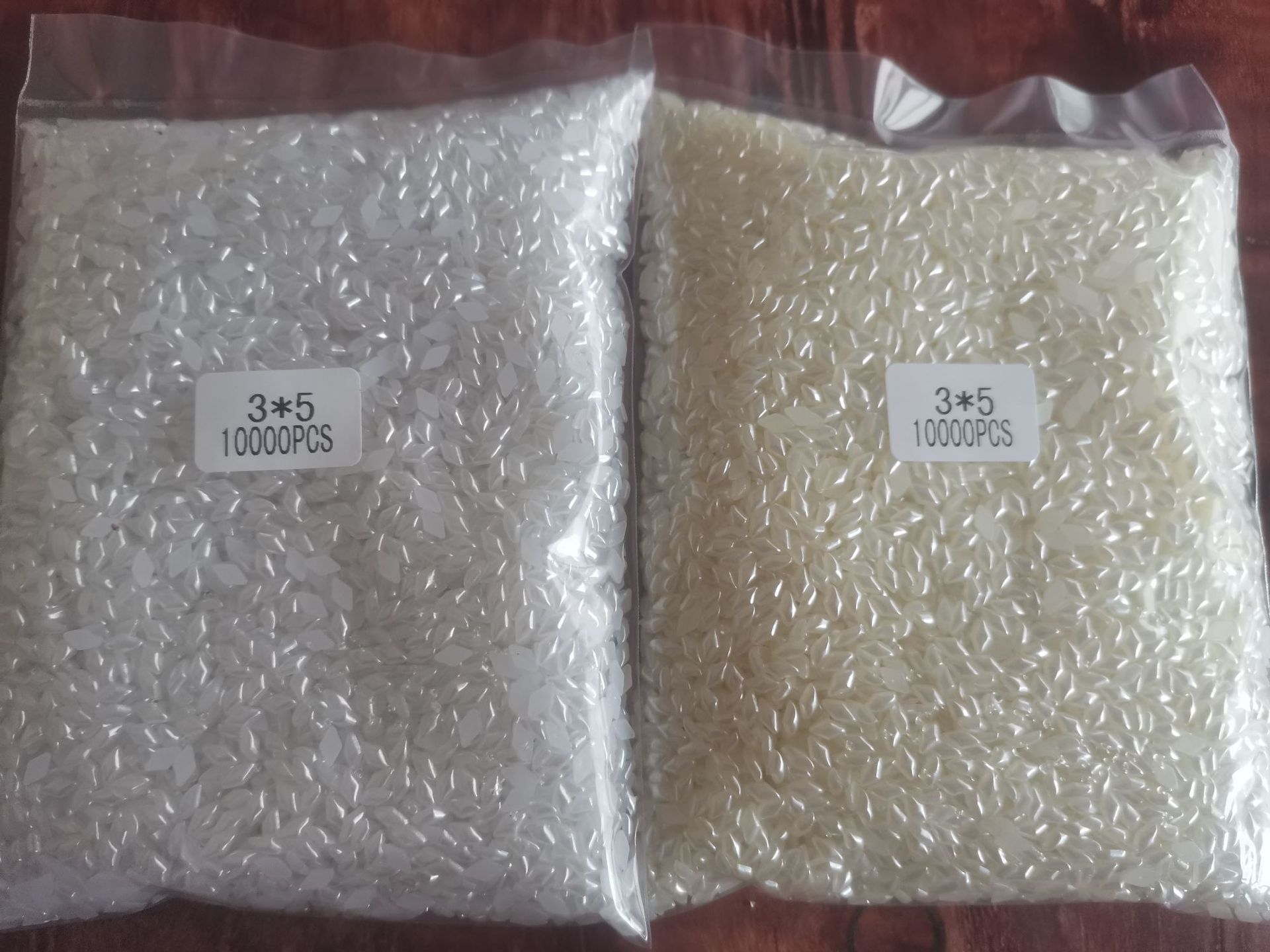 Special Korean-style flat-bottomed pearl jewelry accessories for popular Japanese nail salons, pure white and off-white diamond-shaped nail stickers and diamonds