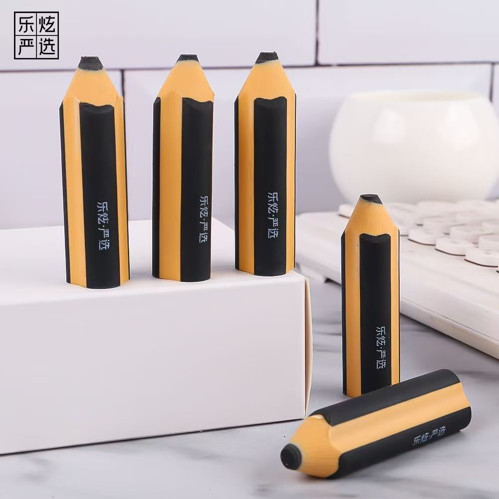 Le Xuan Primary School student erases characters clean without damaging paper, pencil, eraser 2B. Eraser characters form lines with few lint and are the king of lint collection Application Scenario