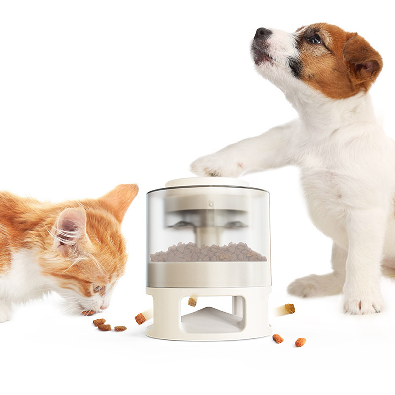 The pet supplies factory wholesals new products such as automatic dog feeders and slow-bouncing dog bowl toys Item Picture