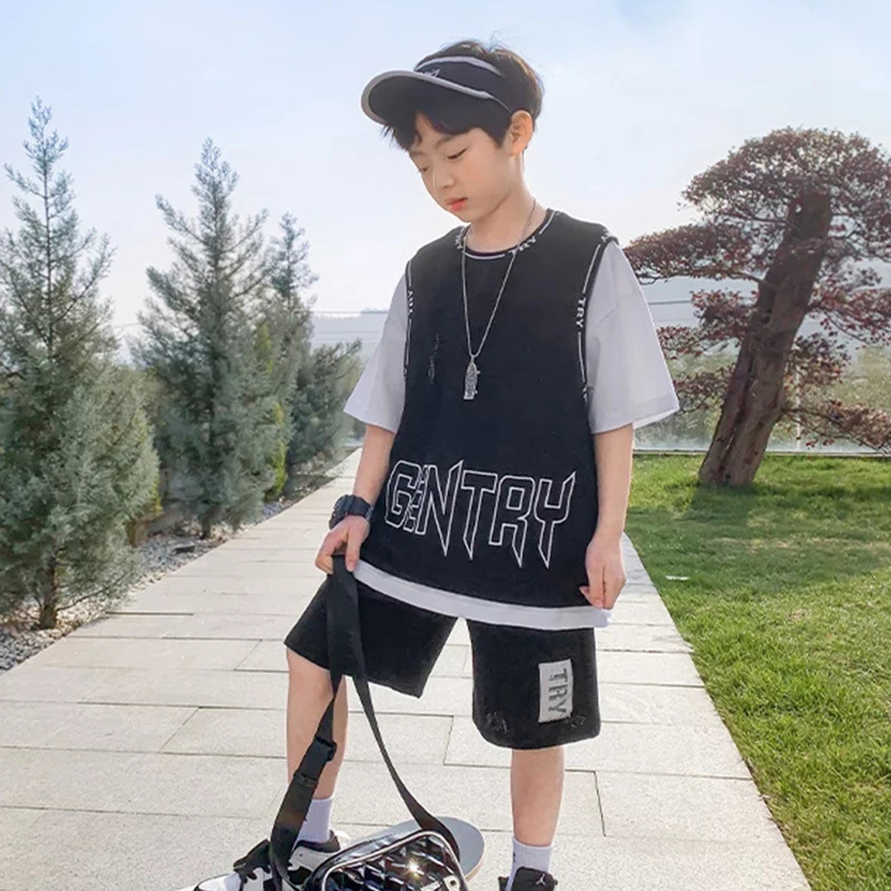 Boys' short-sleeved summer suit 2022 New style Stylish boys' breathable sportswear, two-piece children's basketball suit, trendy