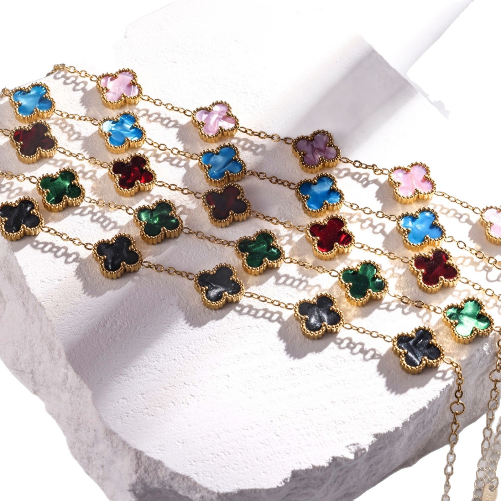 Best-selling four-leaf clover bracelet, titanium steel bracelet, versatile lucky four-leaf clover and four-flower bracelet jewelry, cross-border exclusive wholesale Item Picture