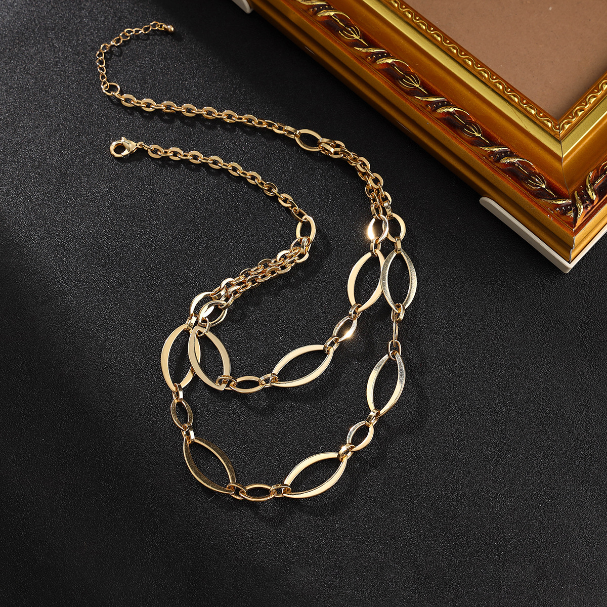 2024 Cross-Border New Simple High-Grade Necklace Hip Hop Thick Multi-Layer Necklace Personality Rap Collarbone Chain Accessories Application Scenario