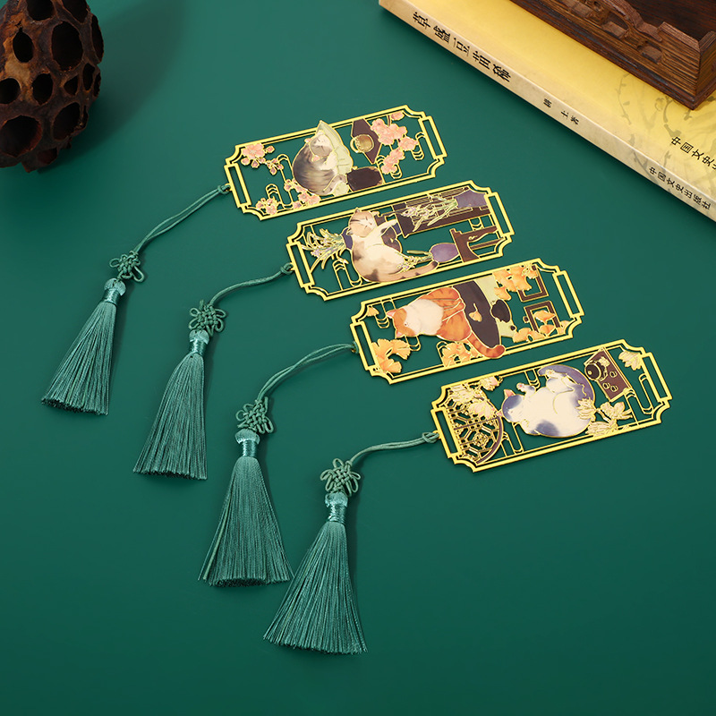 Chinese-style cat metal bookmark ruler, brass metal, classical Chinese style student gift, cultural and creative book holder with hollowed-out design