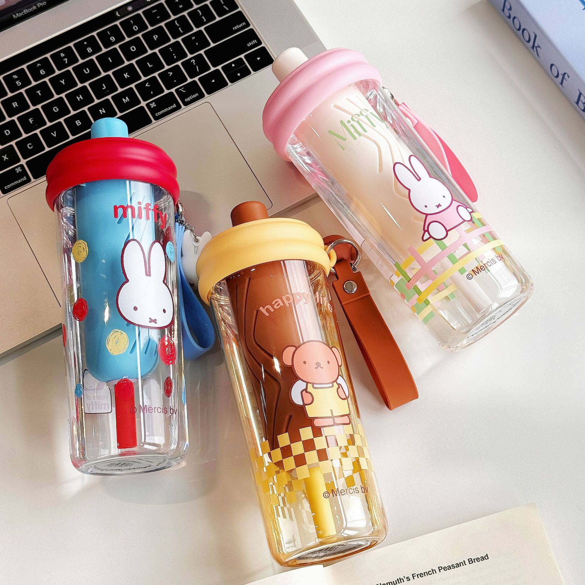 The new Miffy Rabbit plastic straw cup, cartoon tritan water cup, student high appearance level, tea-water separation dual-drinking cup Application Scenario