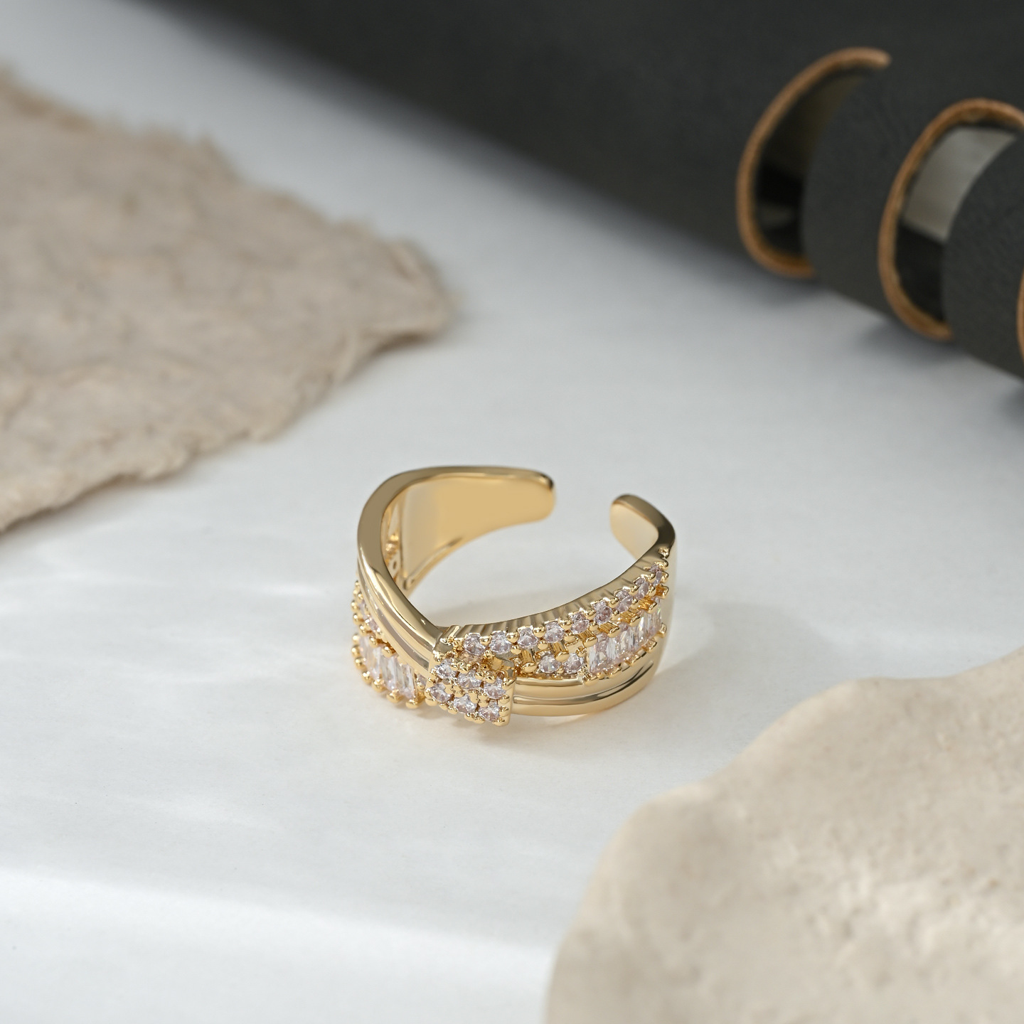 Wholesale of genuine gold electroplated zircon individual open ring with a sense of high-end women's geometric cross ring and exquisite index finger ring Specification image
