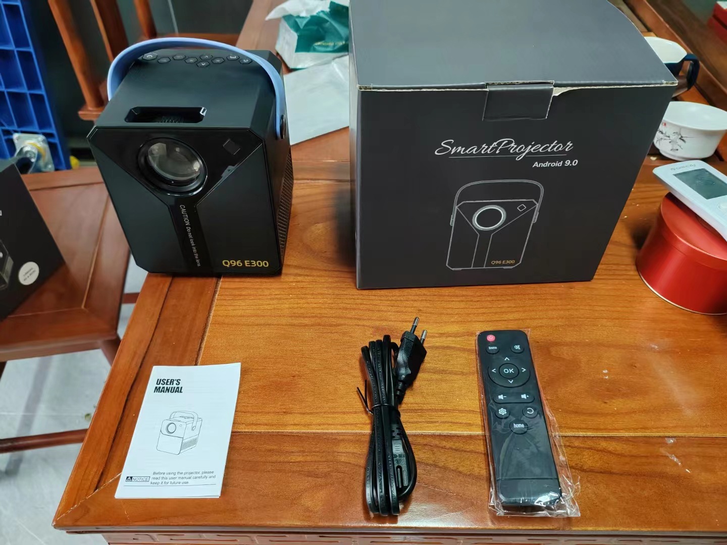 Q9 E300新小型便携投影仪WIFI高清家用墙投卧室智能家庭影院