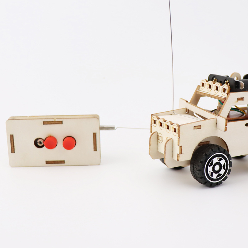 مصنوعة يدوياً من مجموعة صغيرة من مجموعات الأدوات المدرسية من طراز Stem System، Specification image