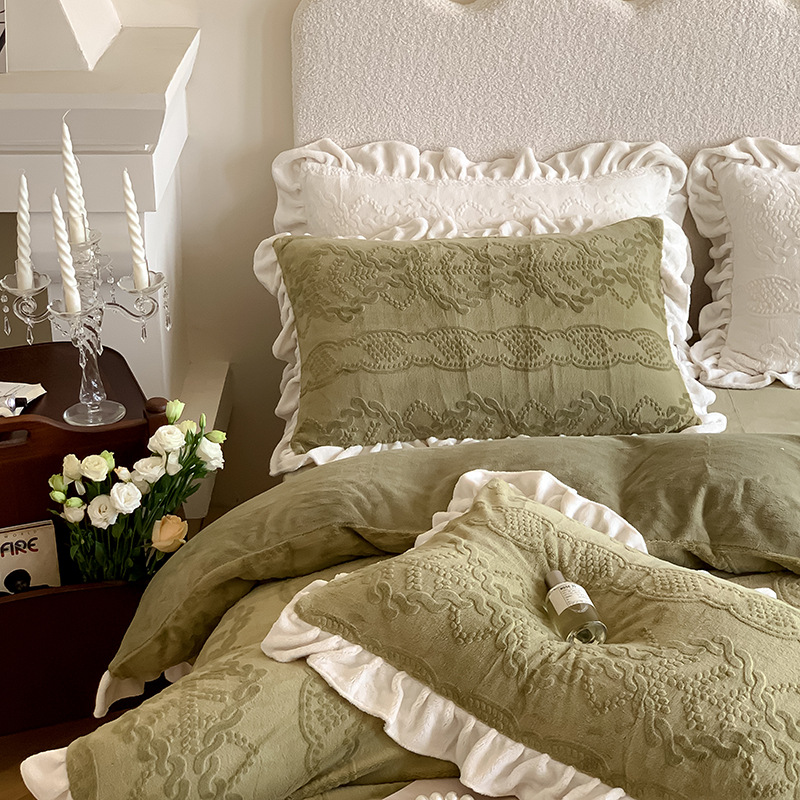 French high-end winter milk velvet four-piece set, light luxury style coral velvet warm quilt cover, thickened soft bedding