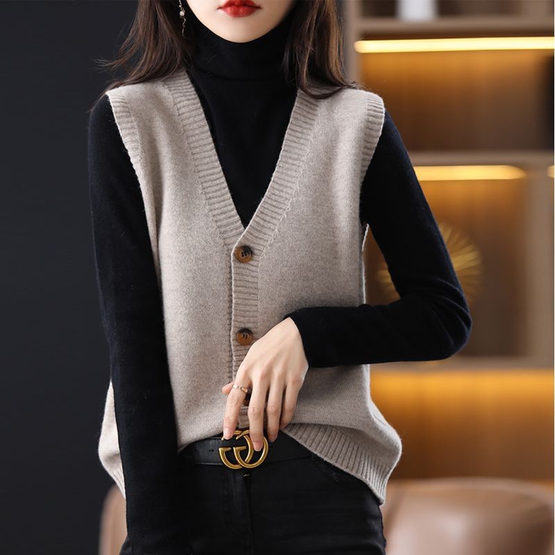 For the spring and autumn of 2023, wear a Korean-style slim, simple and loose solid-color knitted cardigan, vest, sweater and women's vest over it Application Scenario