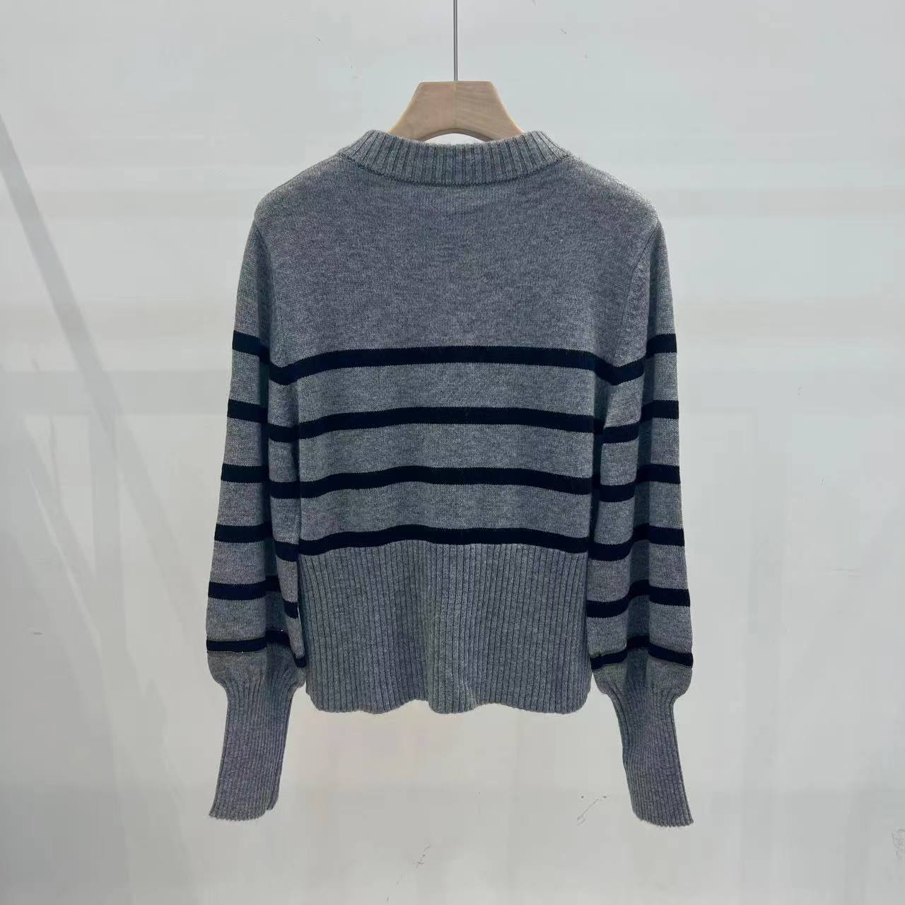 女式羊毛衫实物图