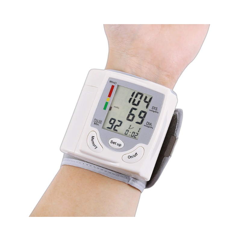 Cross-Border Blood Pressure Device Wrist Electronic Blood Pressure Meter Home Blood Pressure Meter Automatic Digital Blood Pressure Meter Wholesale Application Scenario