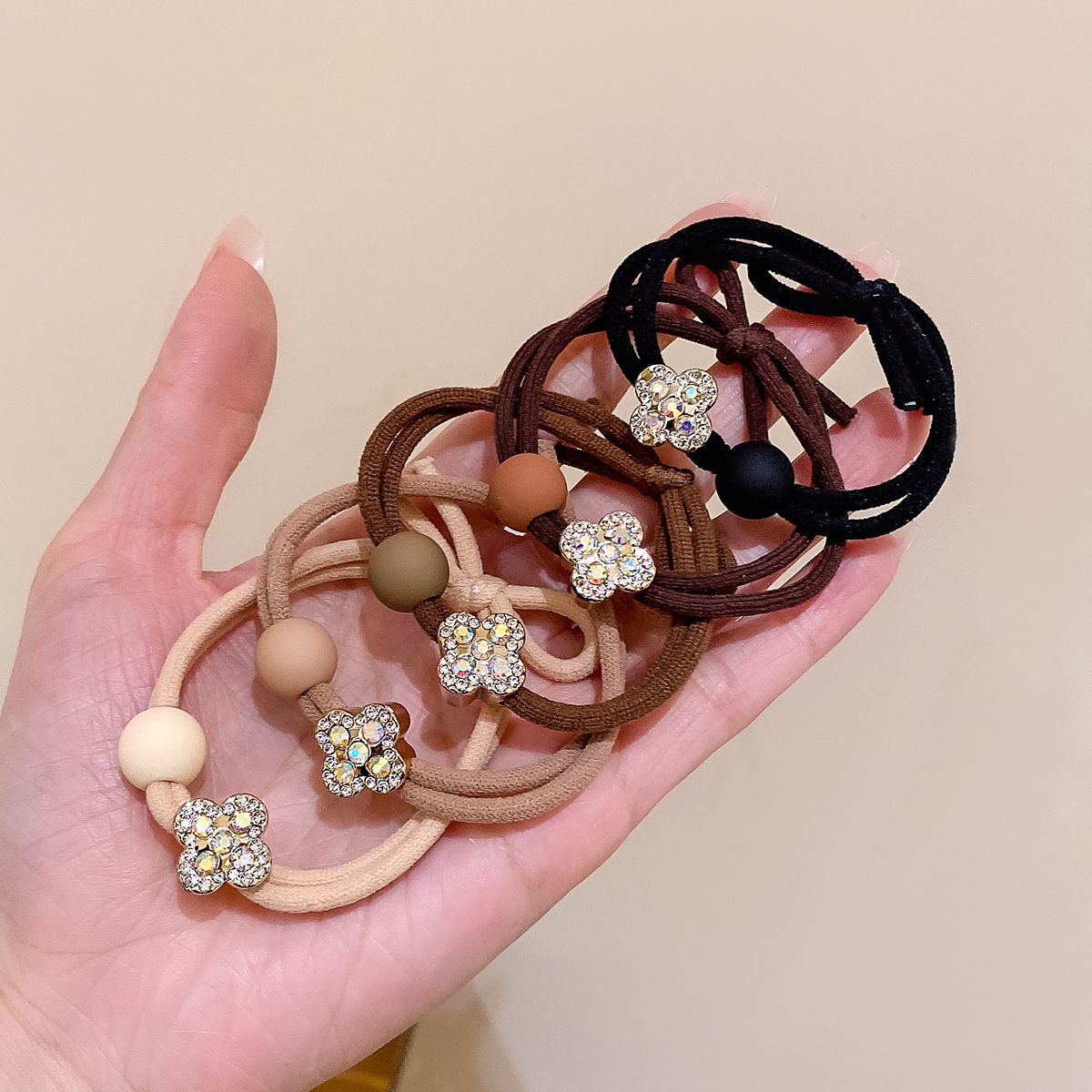 Korean four-leaf clover hair band, fresh and cute water diamond hair tie, cute girl ponytail hair tie, high-elasticity leather band hair accessory