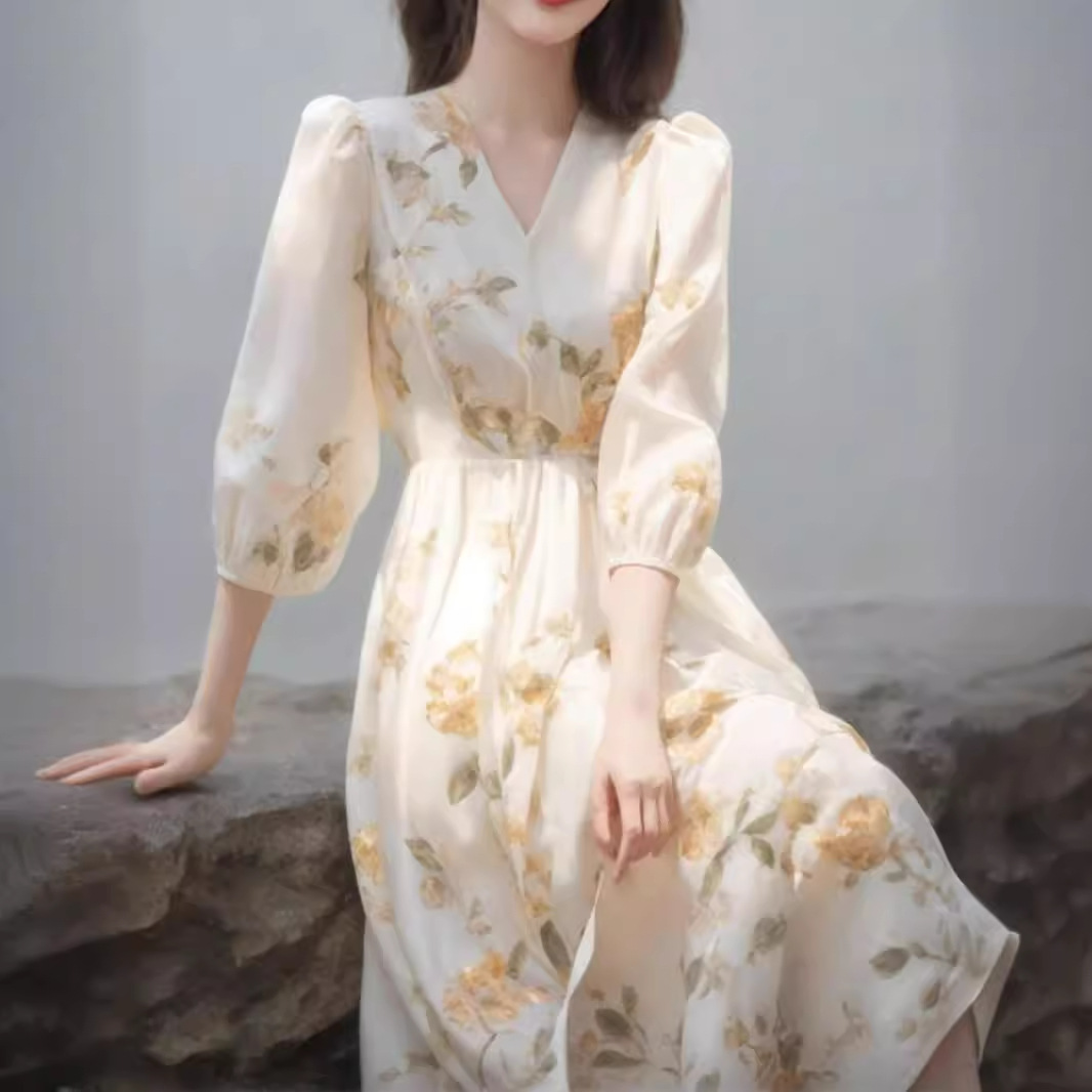 New Chinese-style high-end exquisite French style seaside vacation snowflake woven floral dress for women's summer mid-length dress details Picture