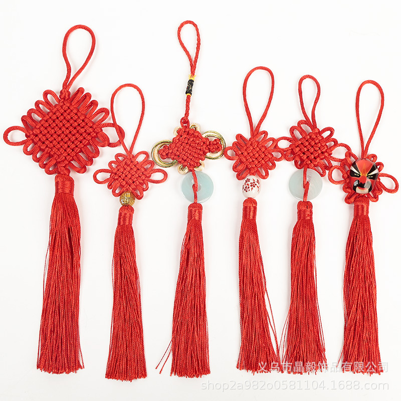 Hand-woven Chinese knot pendants of various sizes, Fang Sheng Knot New Year pendants, small Chinese knot tassels and tassels details Picture