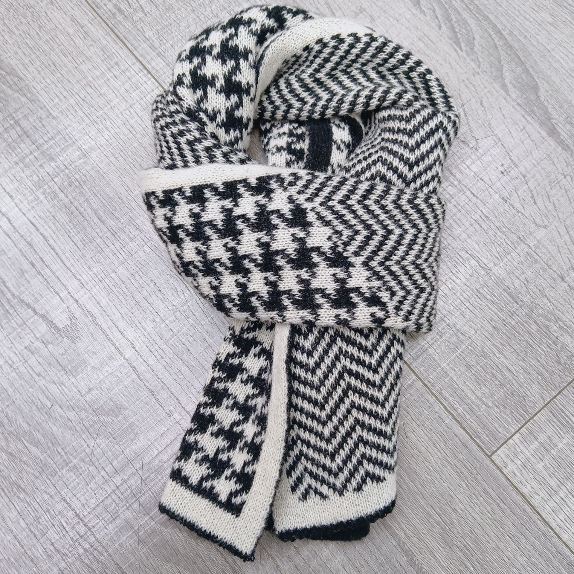 Thousand bird check scarf, small chanel-style black and white scarf, knitted and versatile, 2024 autumn and winter new style wool warm wholesale Specification image