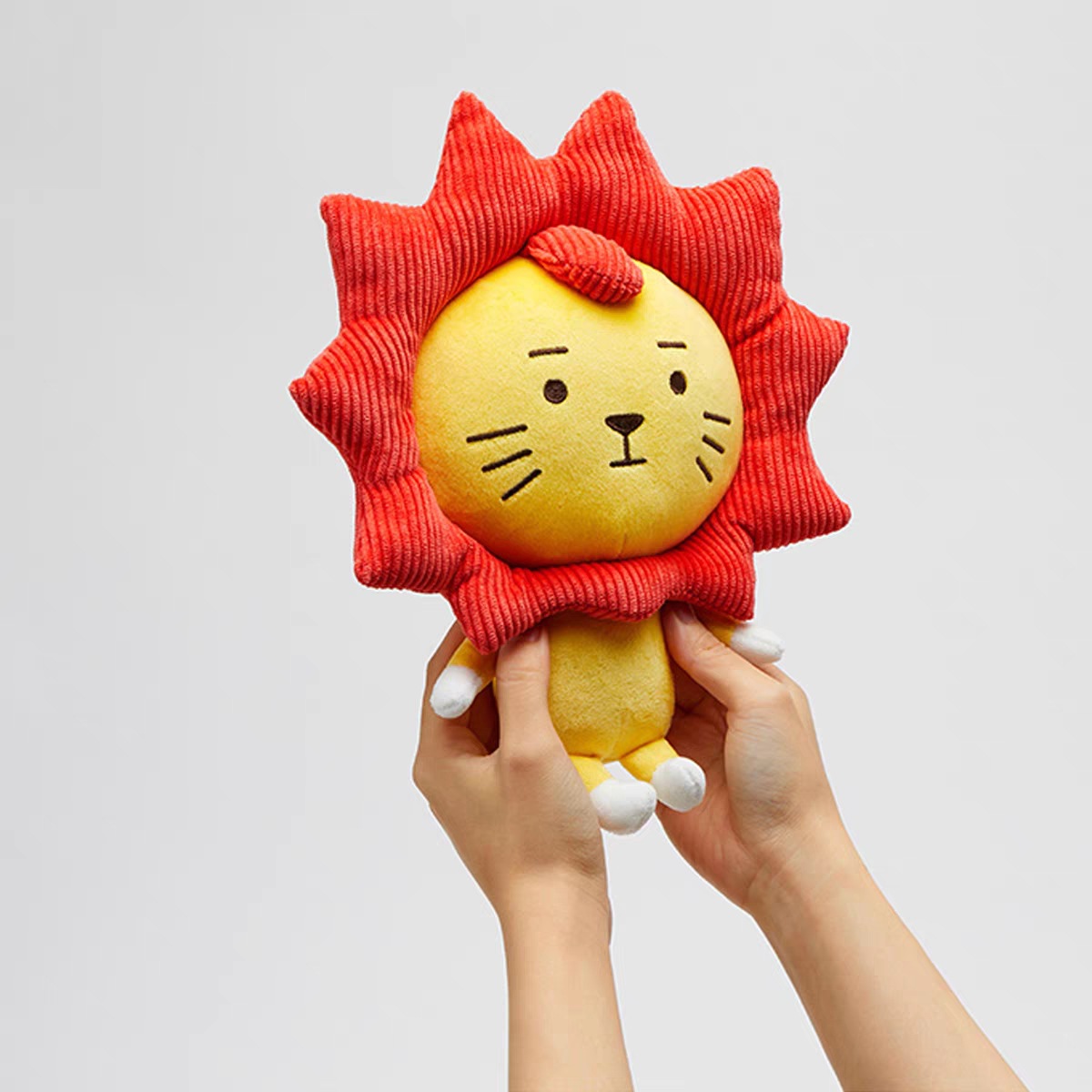 TFBOYS 'same style little lion ROY6 Wang Yibo Laiyang plush toy Cartoon plush toy cartoon lion figurine