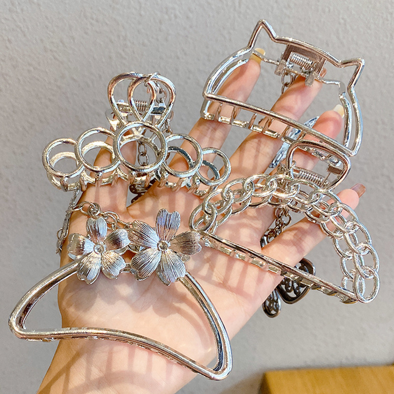 ins metal gripper, Korean elegant style, shark clip, large hair clip at the back of the head, bath tray, hair accessory, hair gripper Application Scenario