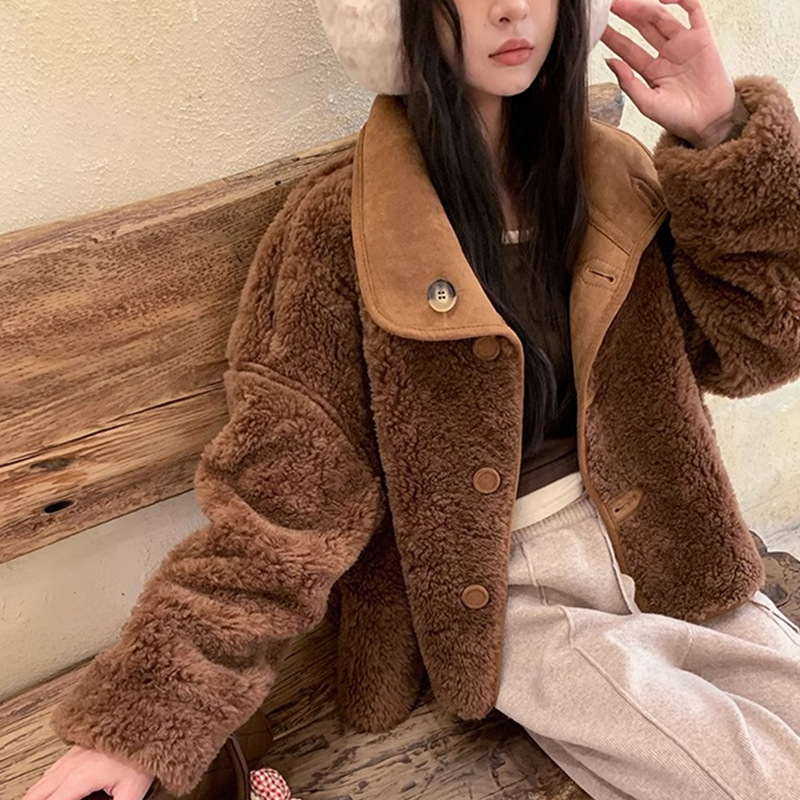 海宁皮草批发冬季新款皮毛一体麂皮绒羊羔毛外套女加绒真毛毛大衣细节图