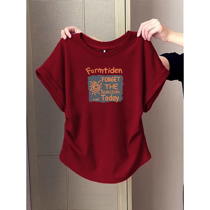 A small-sized cotton off-the-shoulder short-sleeved T-shirt for women, a summer fashion that makes them look younger. Pair it with a pleated and cinched bottom layer Application Scenario