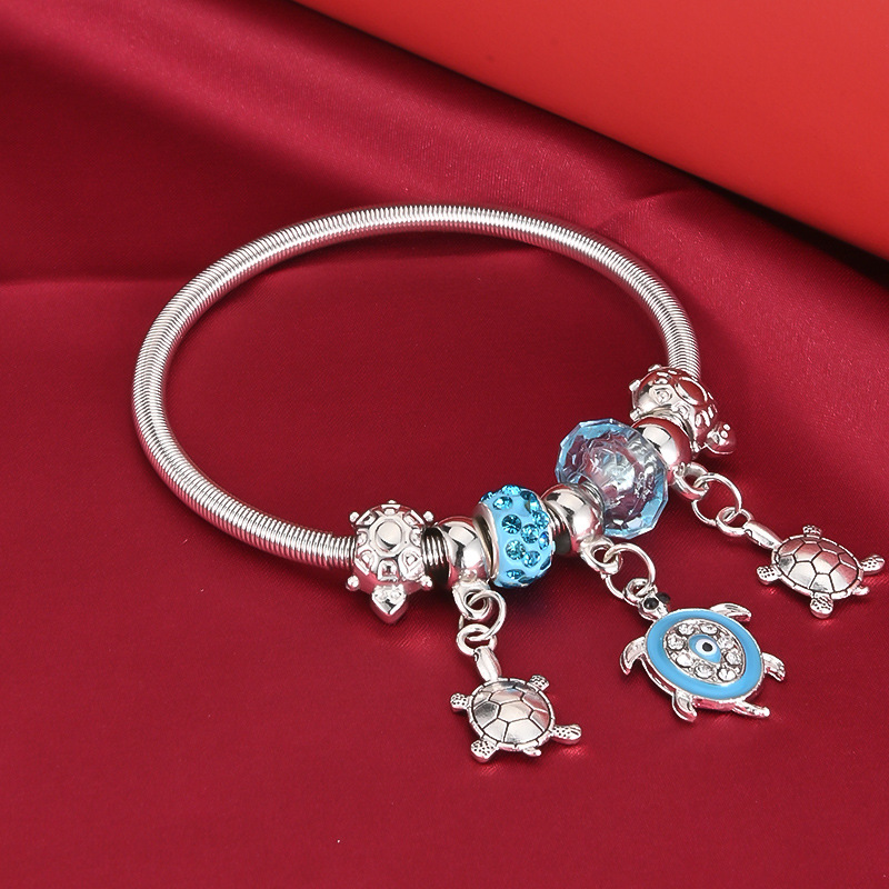2022 New Female Love Diamond Tortoise Drip Bracelet Europe And The United States Fashion Cross-Border Crystal Spring Hand Bracelet details Picture