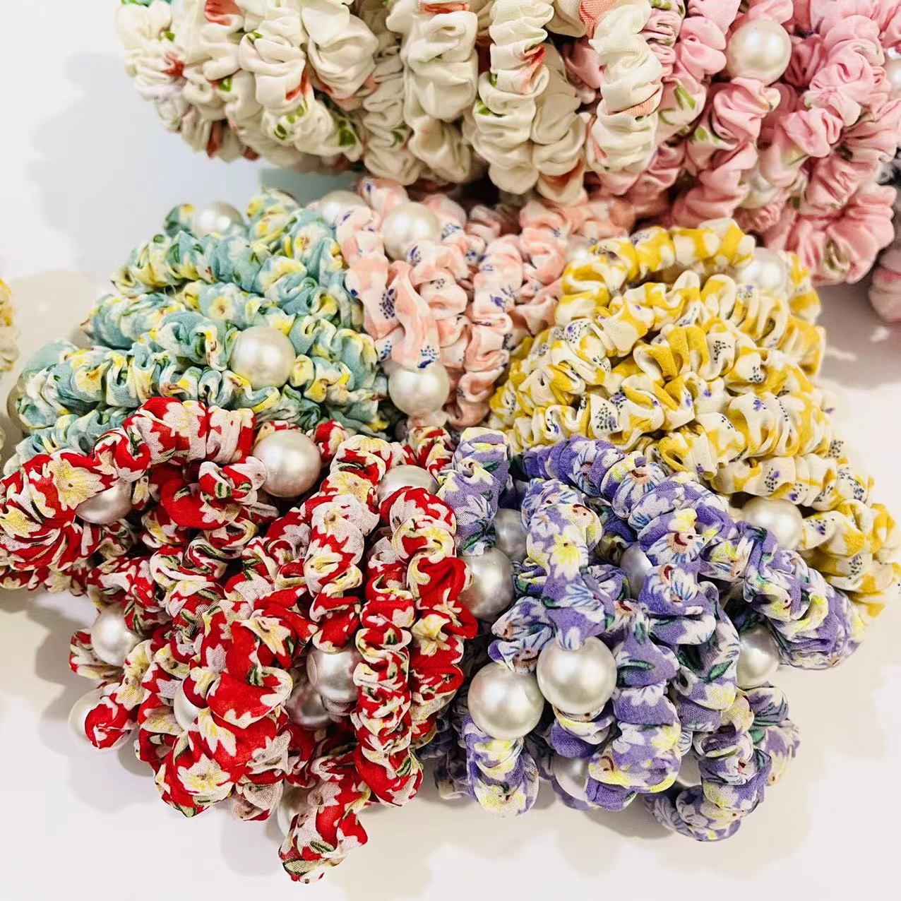 No. 190 Small Intestine hair tie 100/ Bundle, cute small intestine hair tie, Korean Internet celebrity flower hair tie, girl's hair tie, small rubber band, simple hair accessory, hair tie, hair accessory Application Scenario