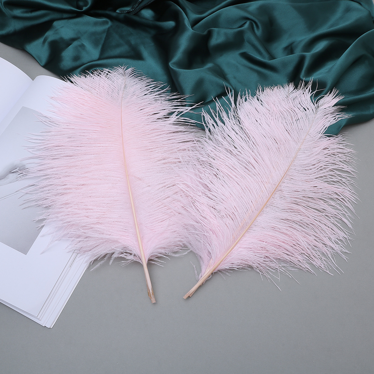 Factory stock: 35-40 cm ostrich feathers for wedding decoration, home decoration, table lamp feathers details Picture