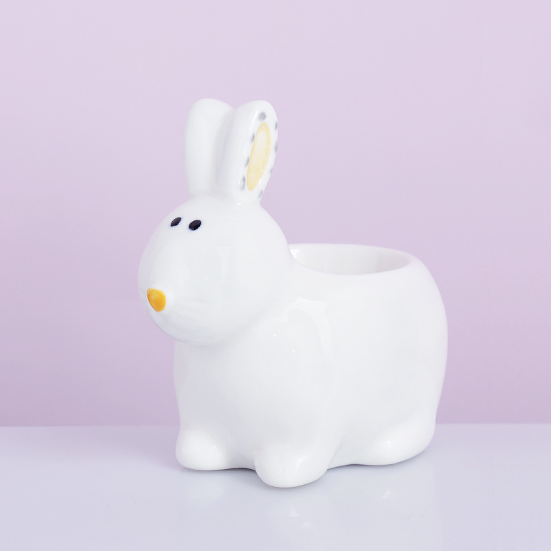 Creatively shaped individual breakfast egg trays