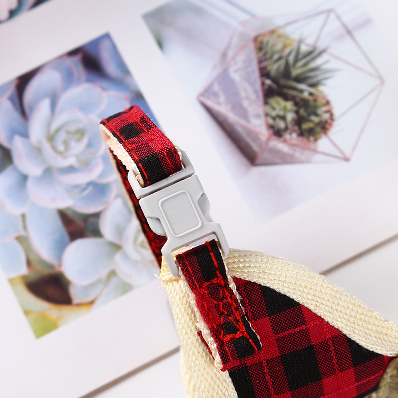 Pet cat supplies: anti-break, breathable, adjustable mid-grid cat chest strap, vest cat leash Application Scenario