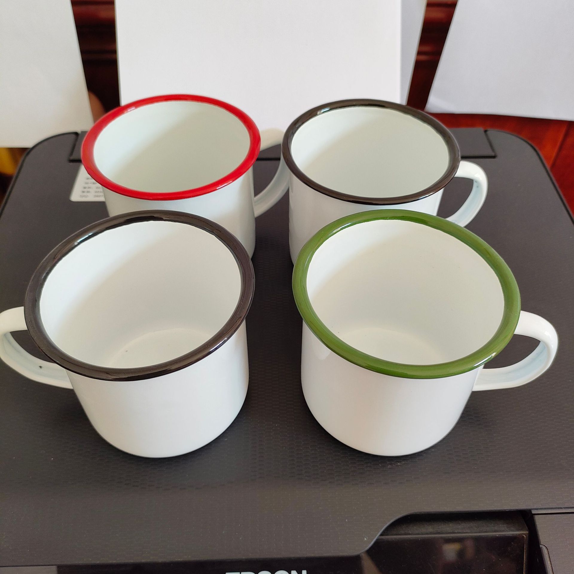 360ML white enamel cup, mug, coffee cup, colored rim with LOGO printed, thickened mouth cup, old-fashioned cup Application Scenario