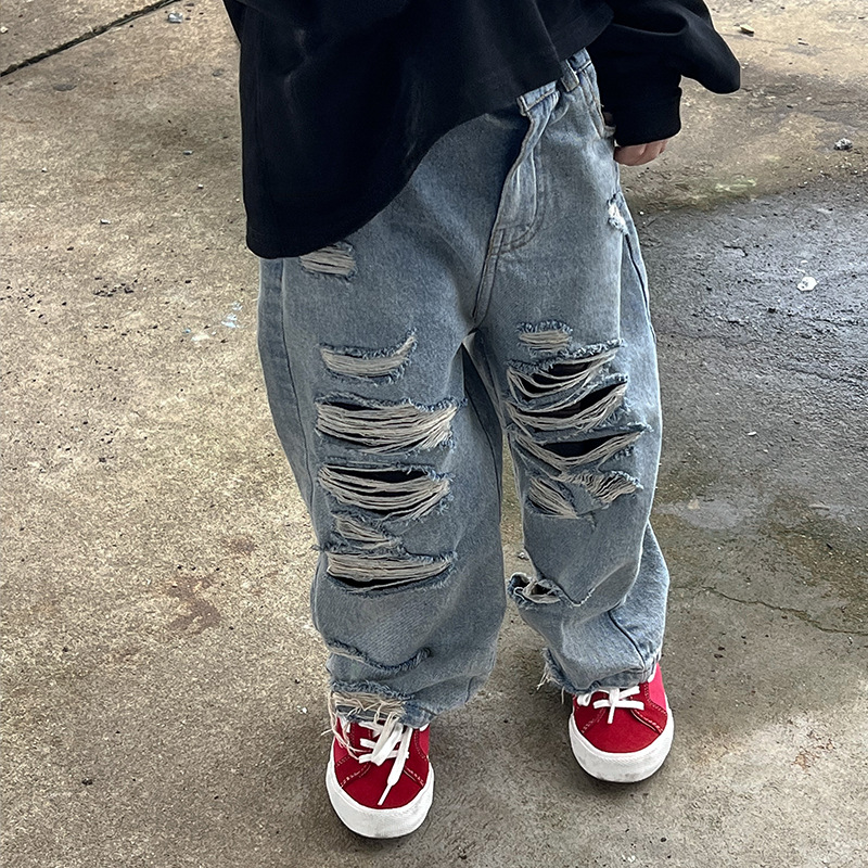 New high street ripped jeans for boys' 2020 autumn collection, straight-leg ins trendy long pants for children, spring and autumn boys' pants Application Scenario