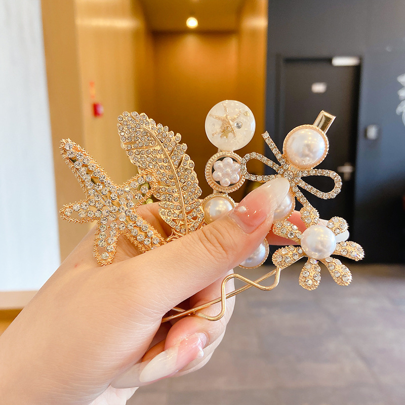 The new Korean version of the girl's hair clip, water diamond clip headwear, and the popular side one-line clip bangs hairpin in 2024 Application Scenario