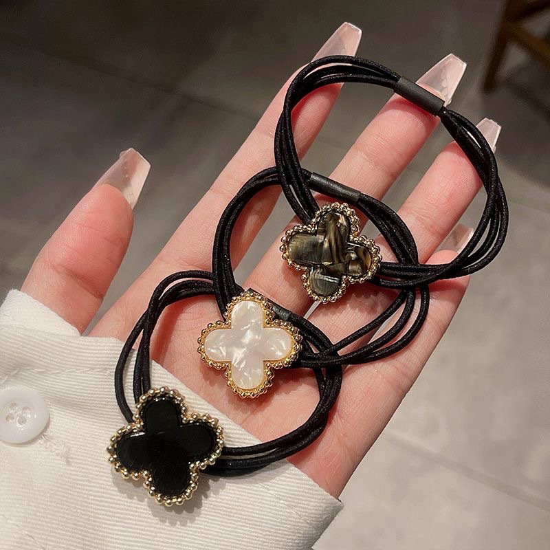Four-leaf clover hair tie, rubber band, women's hair tie, high-end feel, simple autumn and winter, ins style Application Scenario