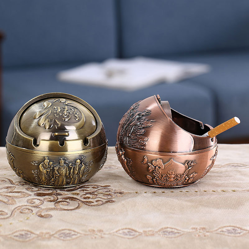 家用烟灰缸实物图