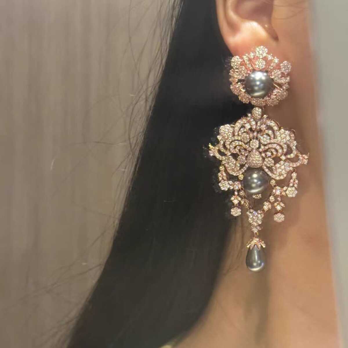 French heavy industry Ballack chandelier, zirconia mother-of-pearl stud earrings, retro and elegant, high-end and exquisite, niche earrings Specification image