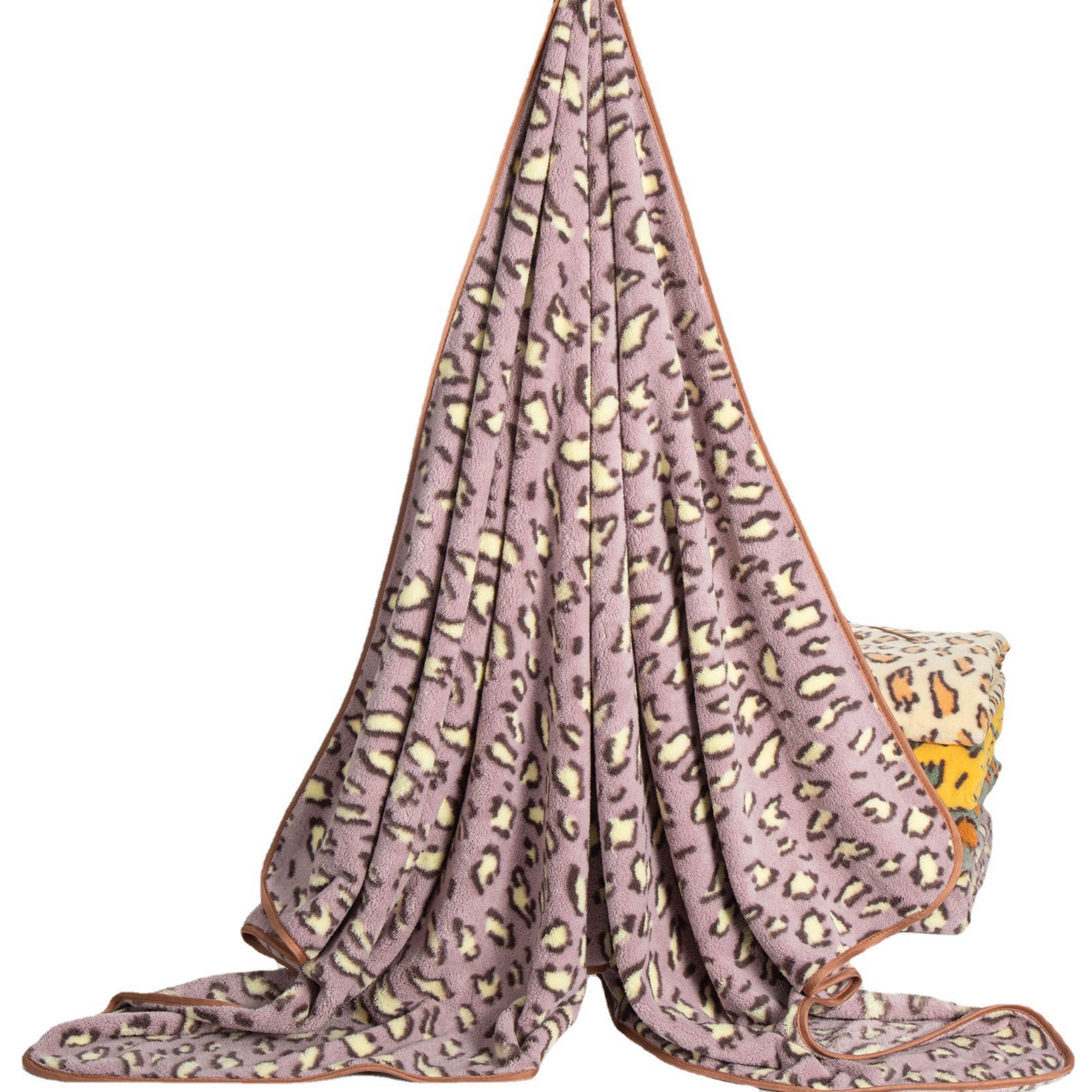 Wholesale can hang coral velvet towel adult leopard bath towel household towel square soft absorbent hanging towel Item Picture