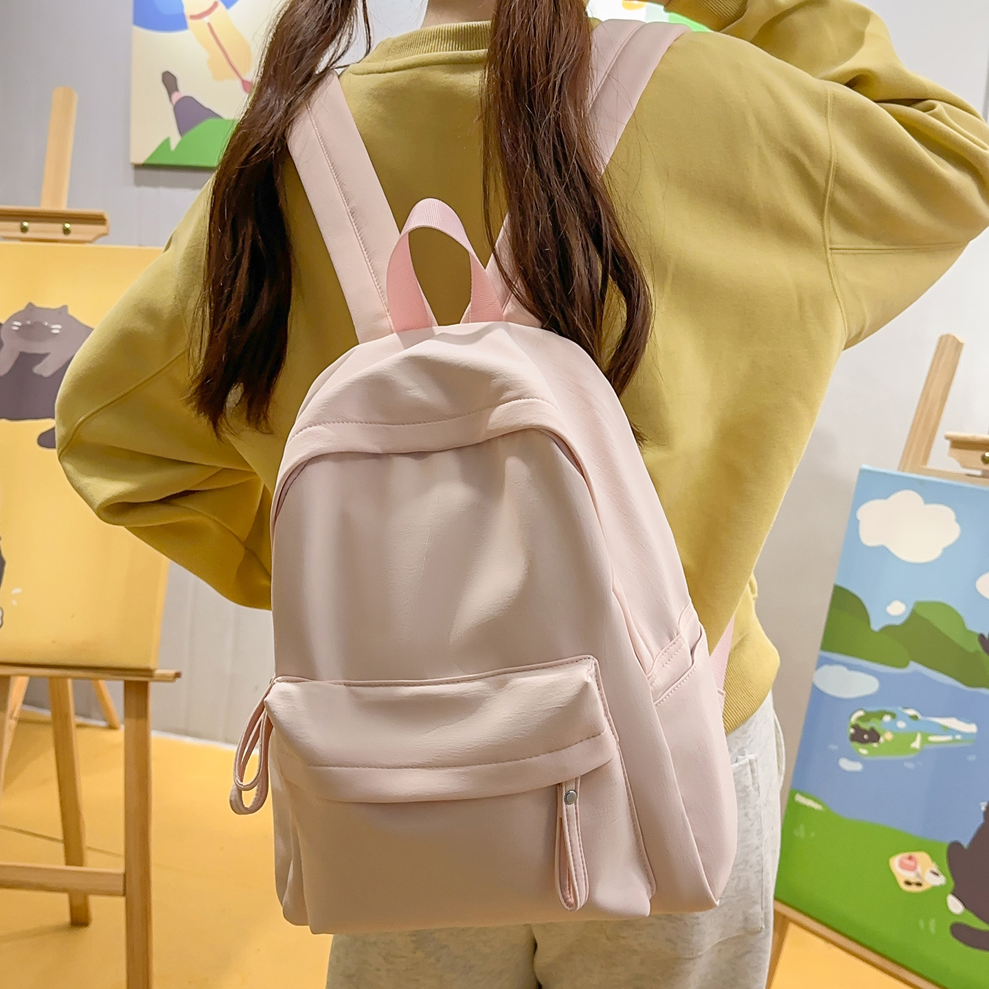 双肩包/背包/双肩包会议/太阳能充电背包/运动背包产品图