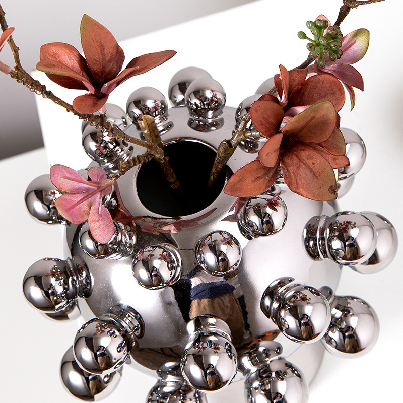 Artistic table polka dot silver-plated ceramic vase, creative model room entrance, home corner table, decorative flower arrangement and display piece Specification image