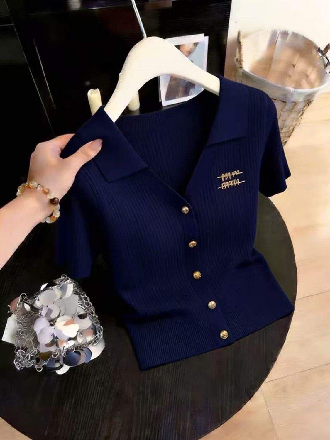 Korean-style light luxury grey lapel short-sleeved knitted sweater for women's summer 2026, a new slimming and elegant top pic 8