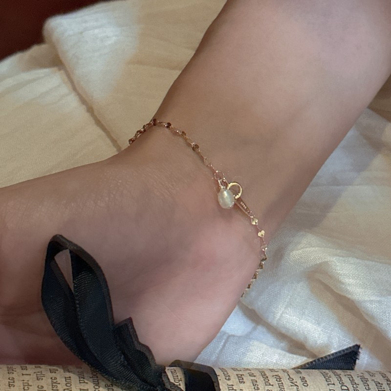 S925 sterling silver Korean version, a niche design sense, glittering pearl bracelet, a simple and retro Korean style jewelry accessory details Picture