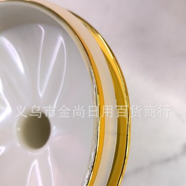 Candy jar, snack storage box, plastic transparent bear lid, round lid, brick and stone lid, sealed jar with stand Application Scenario