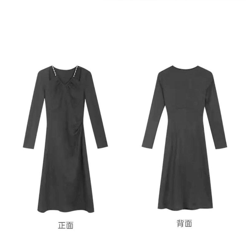 The 2022 autumn new Korean-style, stylish and stylish, cut-out diamond-encrusted, slimming and versatile knitted dress is a bestseller on Douyin Item Picture