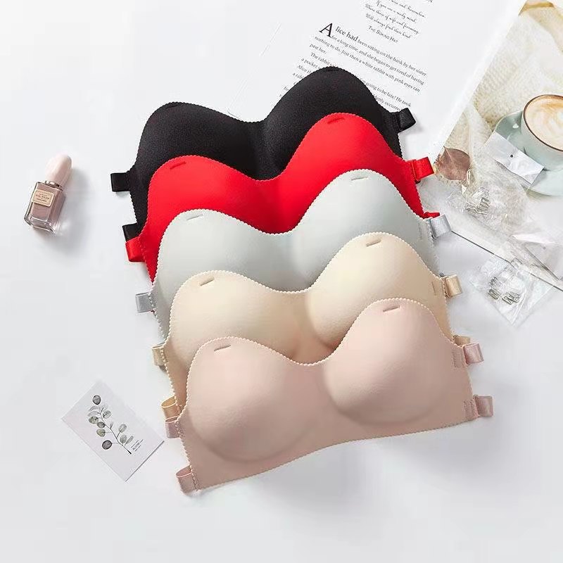 Kaka's popular strapless bra for women, thickened with a top support and a small chest without a belt, is an invisible wedding dress bra Application Scenario