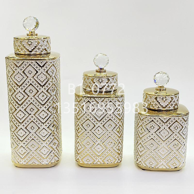 European-style electroplated gold and silver ceramic jars, checkered vases, crystal light luxury handicrafts, soft decoration ornaments, golden castle vases details Picture