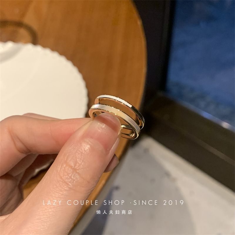 A light luxury mother-of-pearl double-layer plain ring ring that accentuates a slender hand and exudes a sense of sophistication. It features a unique and trendy open ring design on Instagram for women details Picture
