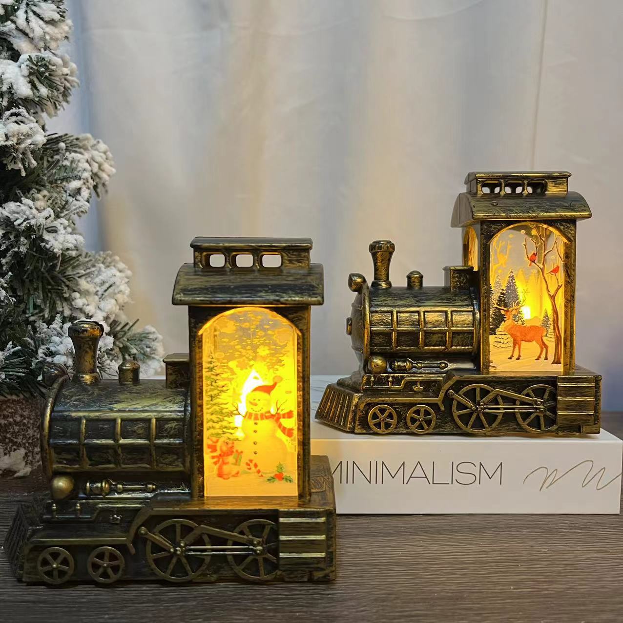 Santa Claus Small Train Decoration Christmas Water Balloon Wind Light Christmas Gift Christmas Small Oil Light Decoration Cross-Border New details Picture