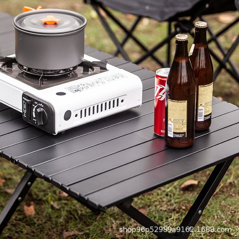 户外折叠桌子产品图